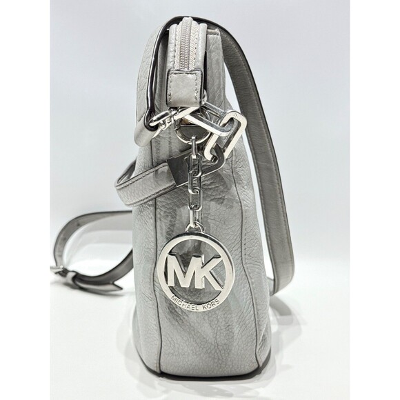 Michael Kors Brooke Gray Pebble Leather Crossbody Shoulder Bag Chain Medallion - Picture 8 of 13